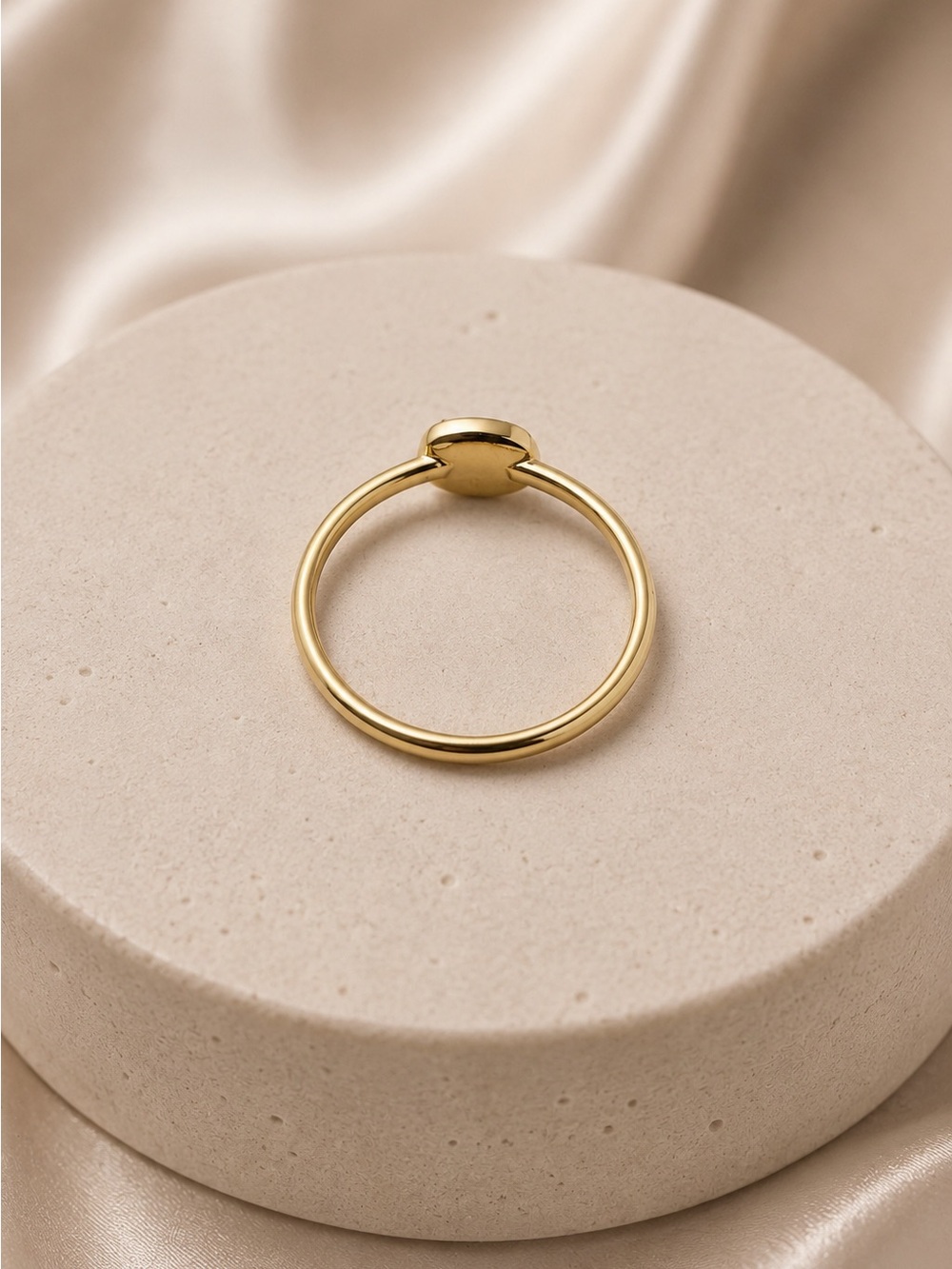 Kendra Scott Elisa black stone ring. Size 8 - Picture 5 of 5